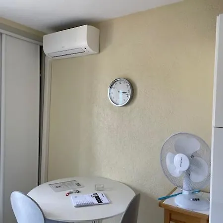 Appartement Situe A Proximite Des Thermes 44